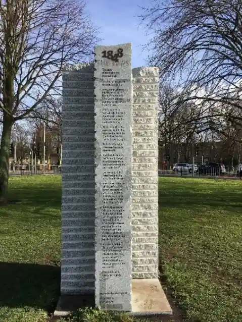 cambridge rules monument
