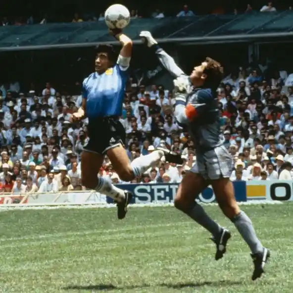 Diego Maradona's Hand of God goal at the 1986 World Cup [1200x1200] : r ...